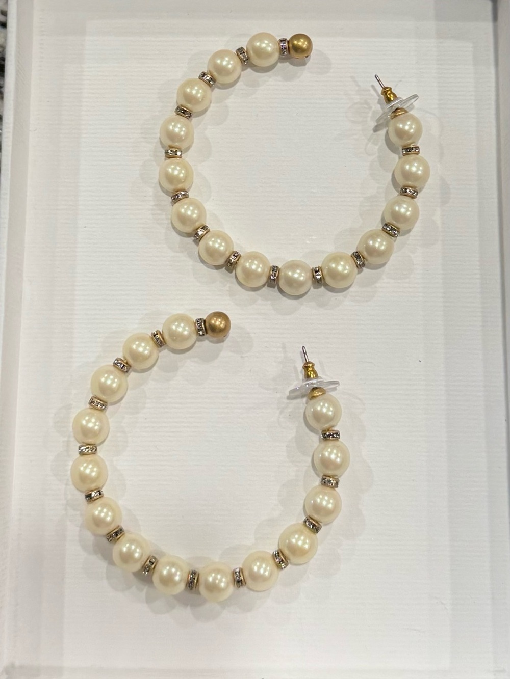 Source Unknown Pearl Hoop Earrings with Gold Accents